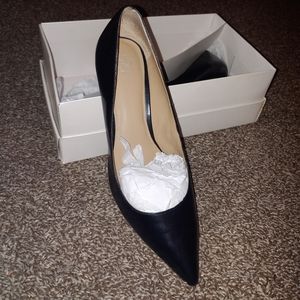 BLACK Ann Taylor Kitten Heels